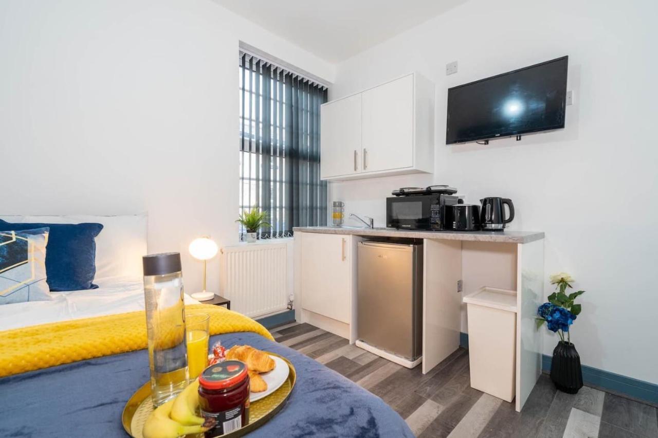 Autumn Oasis - Chic Studio In West Midlands Διαμέρισμα Μπέρμιγχαμ Εξωτερικό φωτογραφία