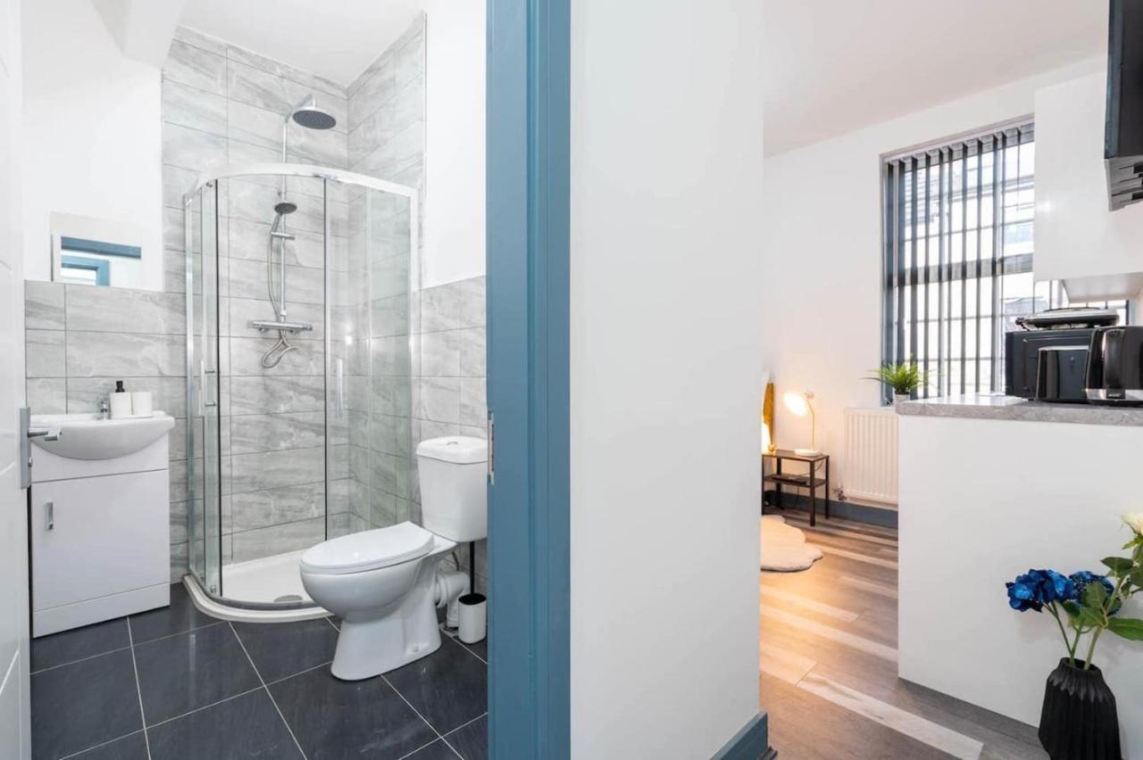 Autumn Oasis - Chic Studio In West Midlands Διαμέρισμα Μπέρμιγχαμ Εξωτερικό φωτογραφία