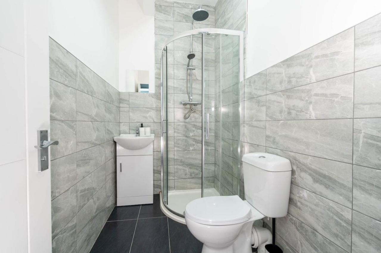 Autumn Oasis - Chic Studio In West Midlands Διαμέρισμα Μπέρμιγχαμ Εξωτερικό φωτογραφία